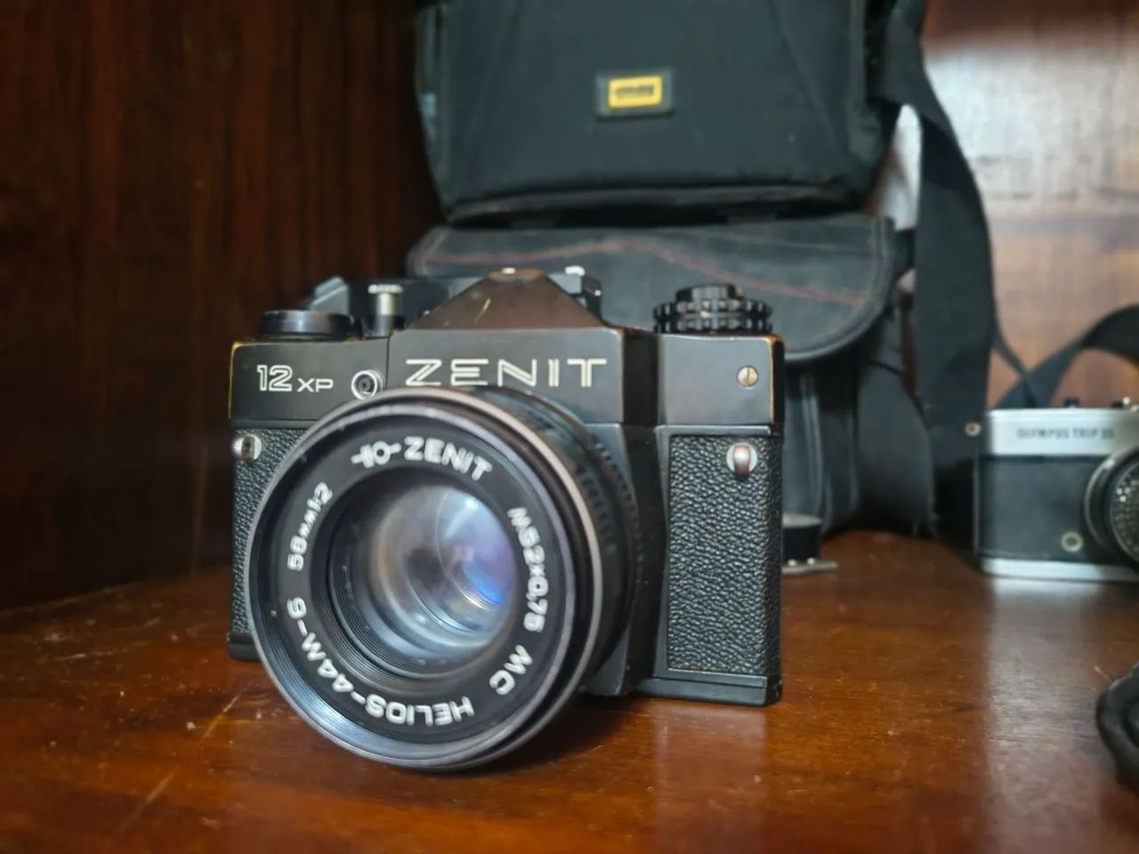 Câmera Analógica Zenit + Lente Helios 44M-6 58mm f/2 - Clássica Soviética - Foto 4