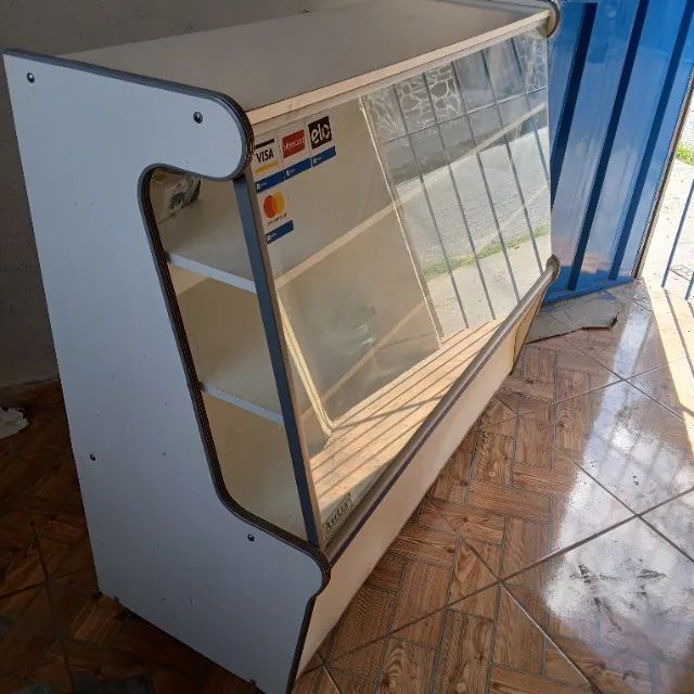  Vitrine Expositora de Vidro Branca em Ótimo Estado
