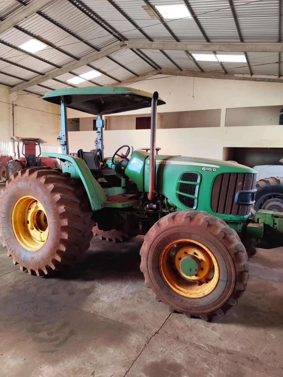 Trator Jonh Deere 6110D 