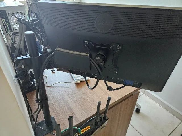 Monitor Dell E1913 com suporte de mesa - Foto 2