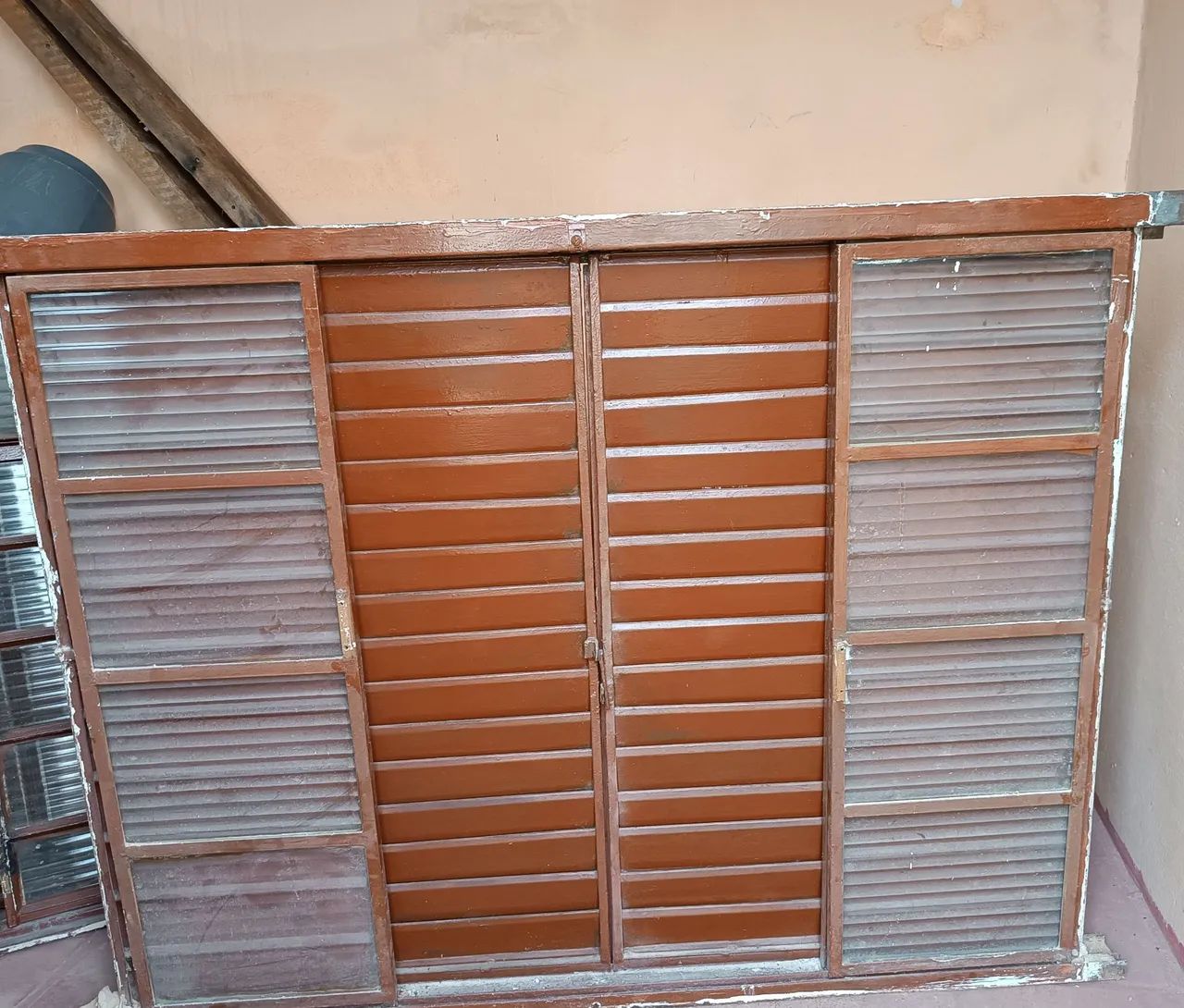 Janela de quarto e portas de ferro  - Foto 2
