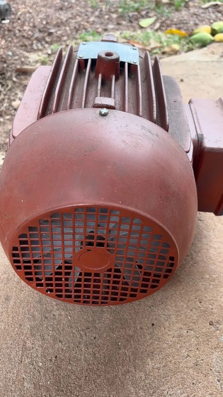 Motor trifásico 220v, 7.5 CV,  WEG - Foto 2