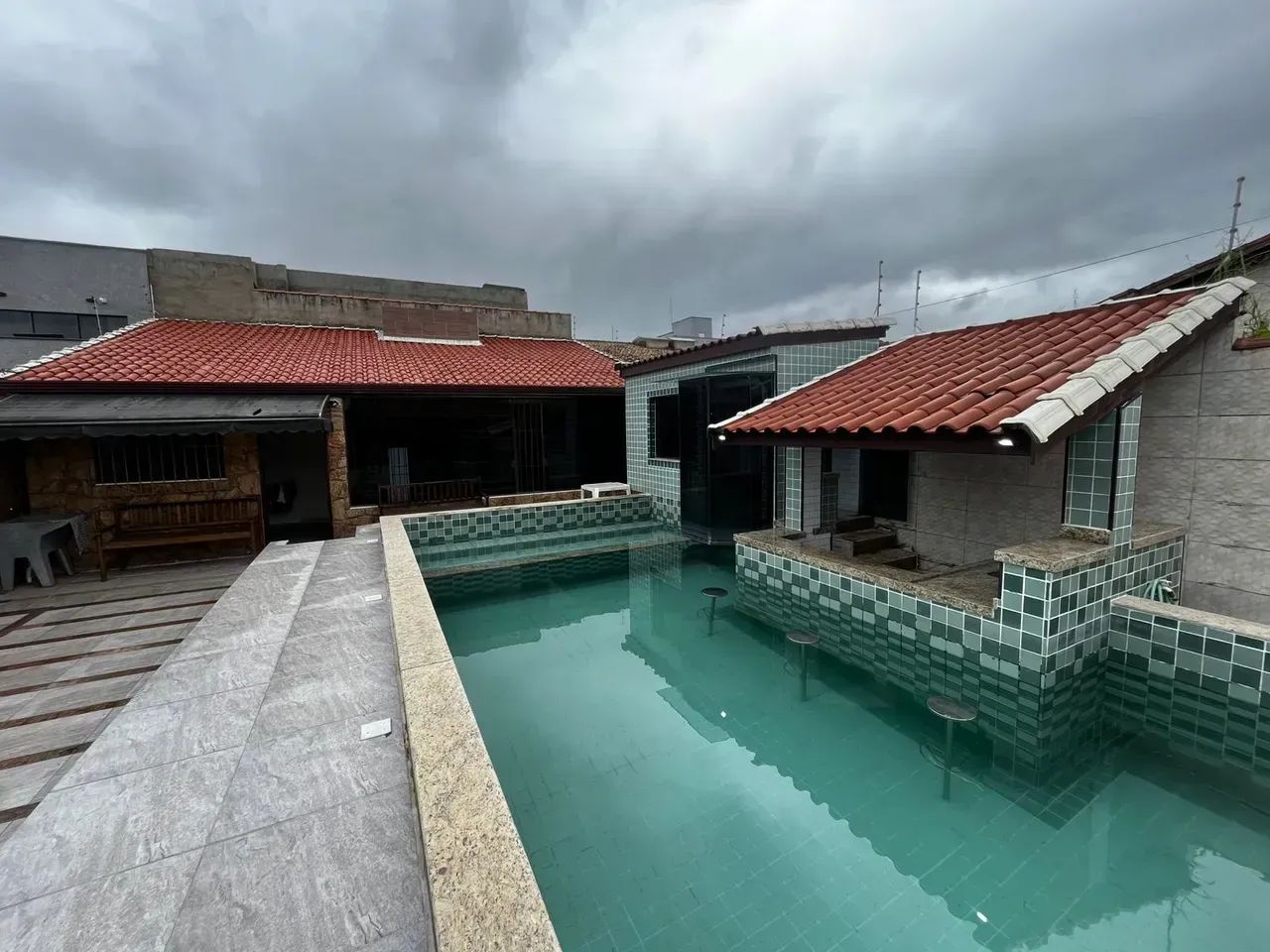 Casa com piscina hidromassagem com 3 quartos em Peruíbe - SP