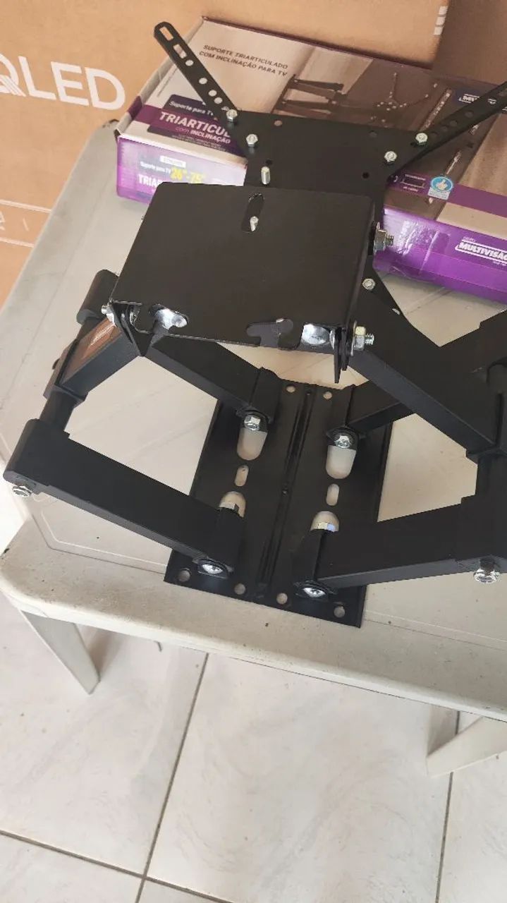 Vendo suporte articulado inclinável para smarts tvs até 75 polegadas  - Foto 4