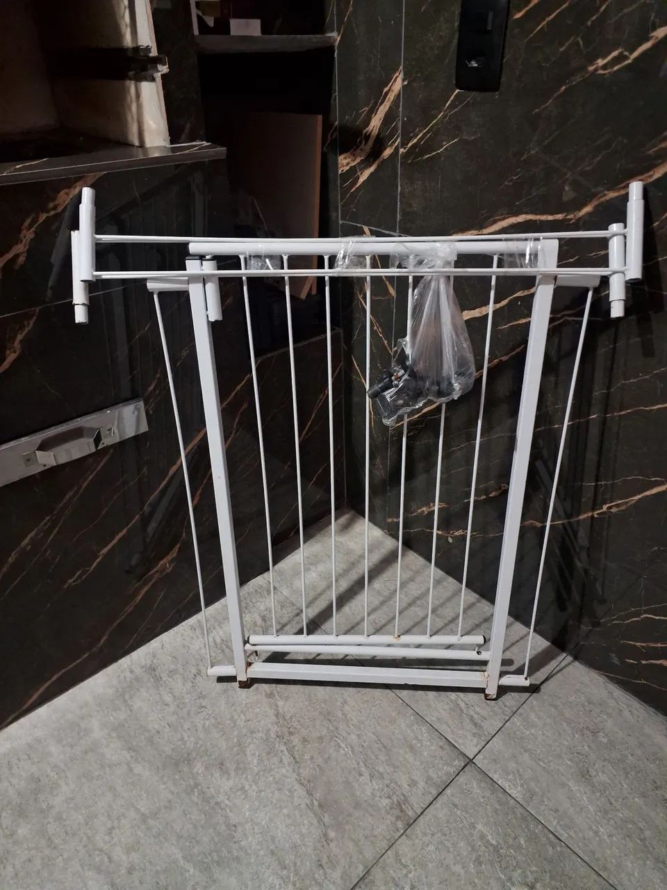 Vendo portão para pets semi novo 