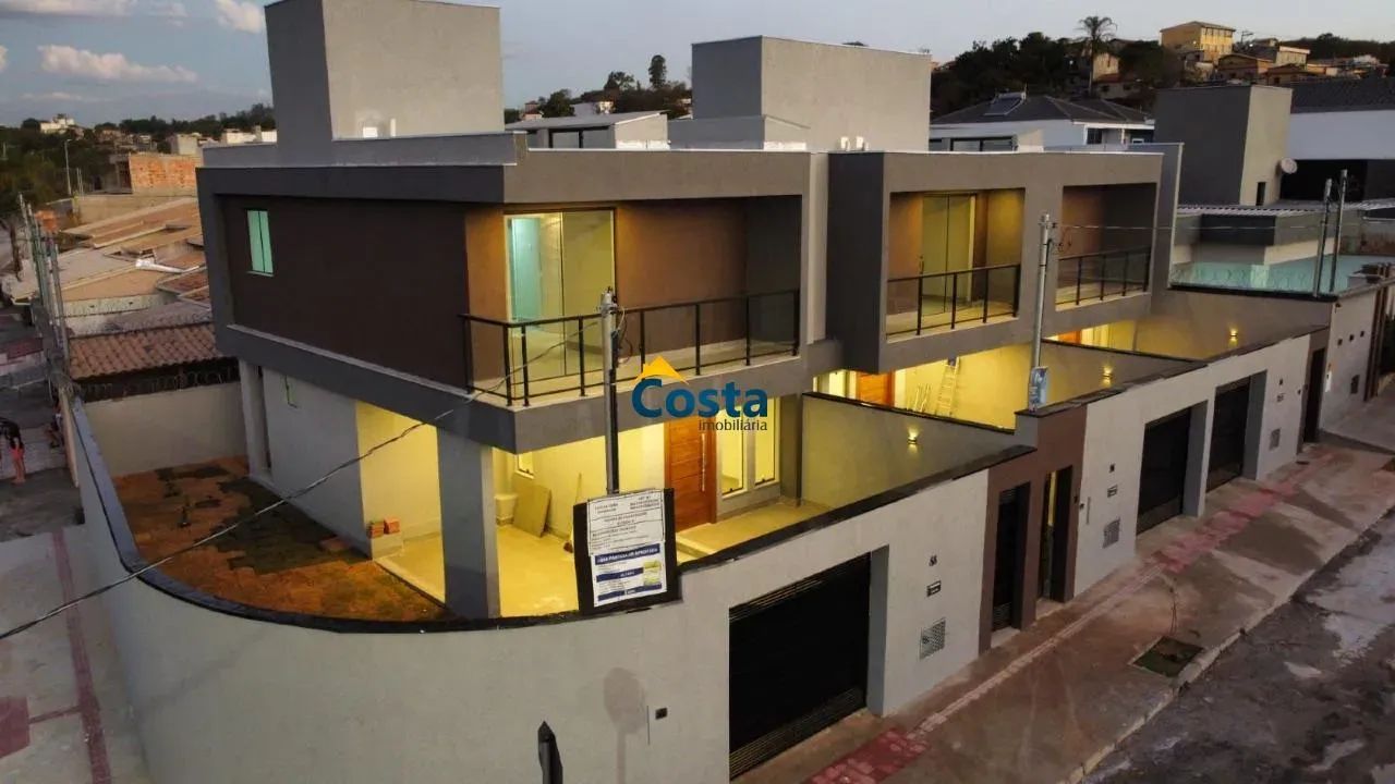 Casa nova com 140mts no Guarujá Mansões