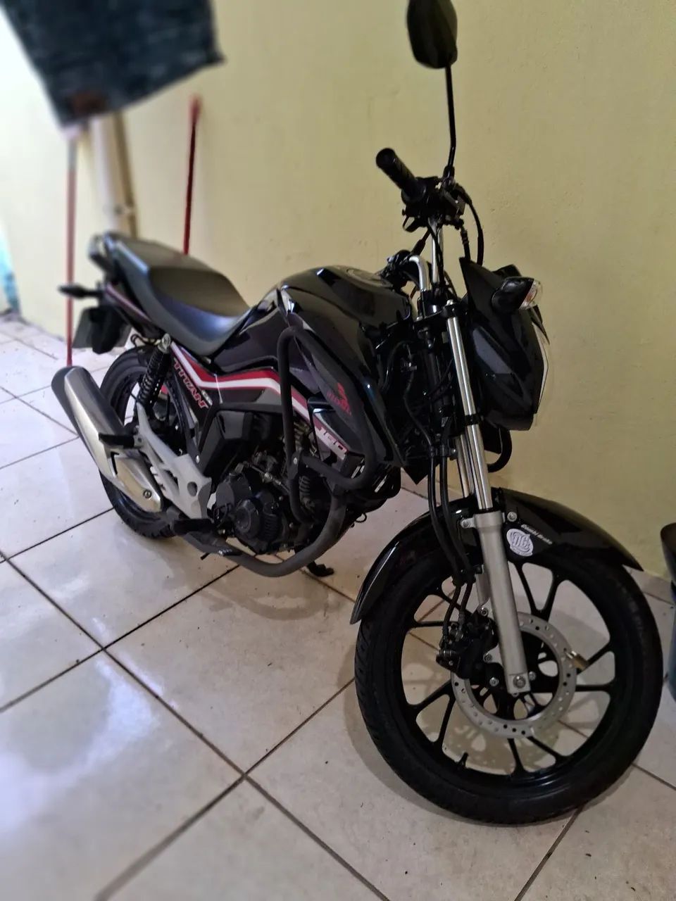 Titan 160