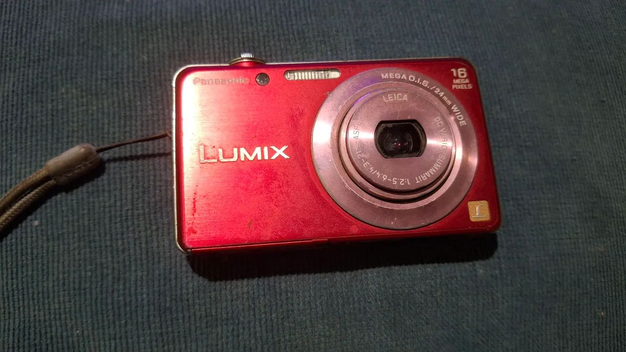 LUMIX DMC-FH8 レッド 16メガピクセル　動作確認済 CÂMERA DIGITAL COM DEFEITO LUMIX DMC-FH8 - Câmeras e Filmadoras