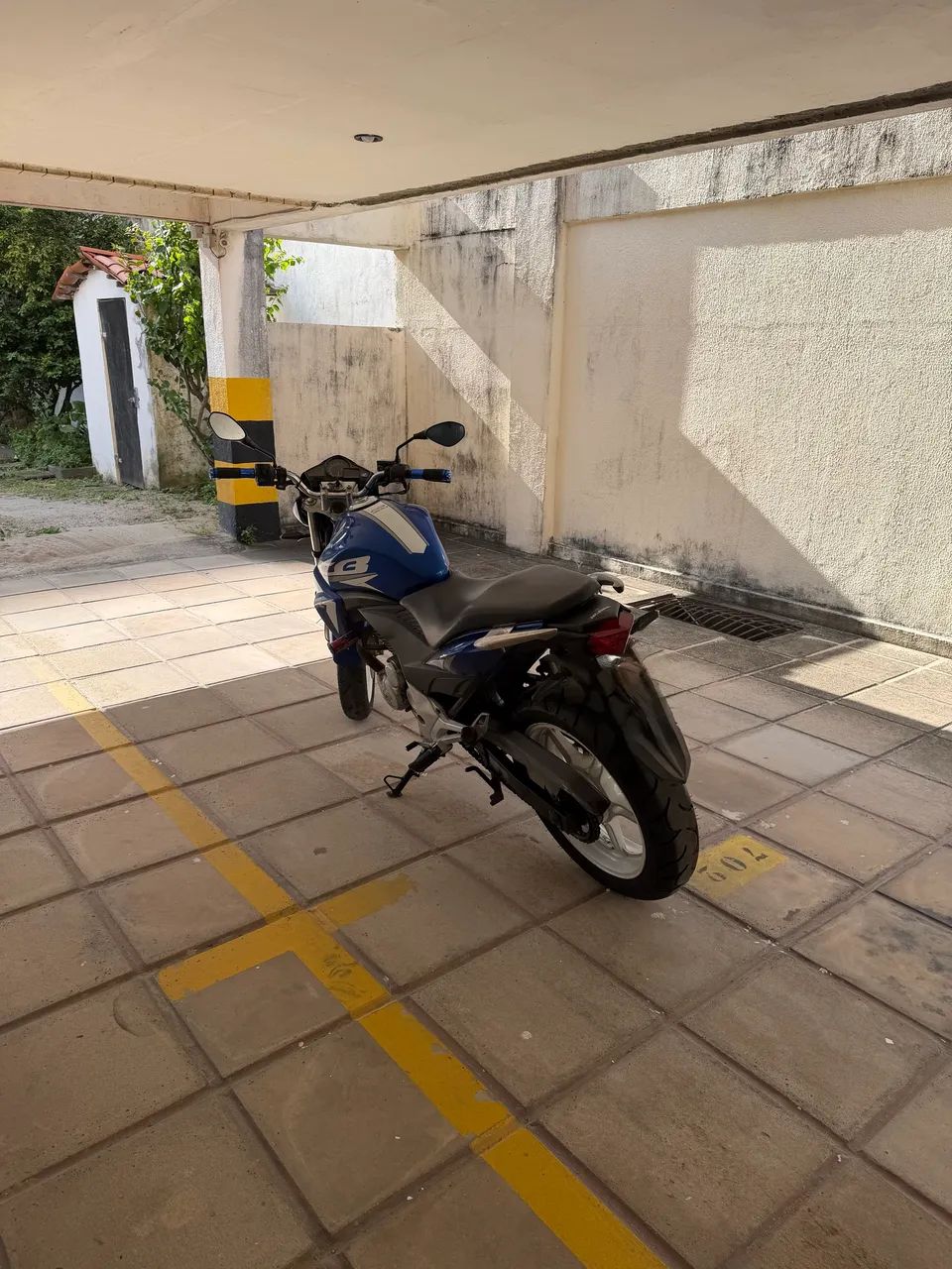 CB 300r - Azul - Quitada - Documentada - sem multas - Foto 2