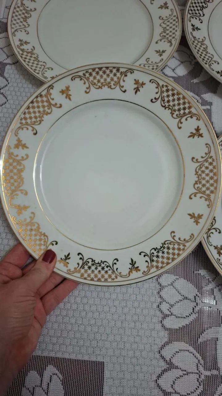 4 Pratos antigos porcelana Mauá  - Foto 2