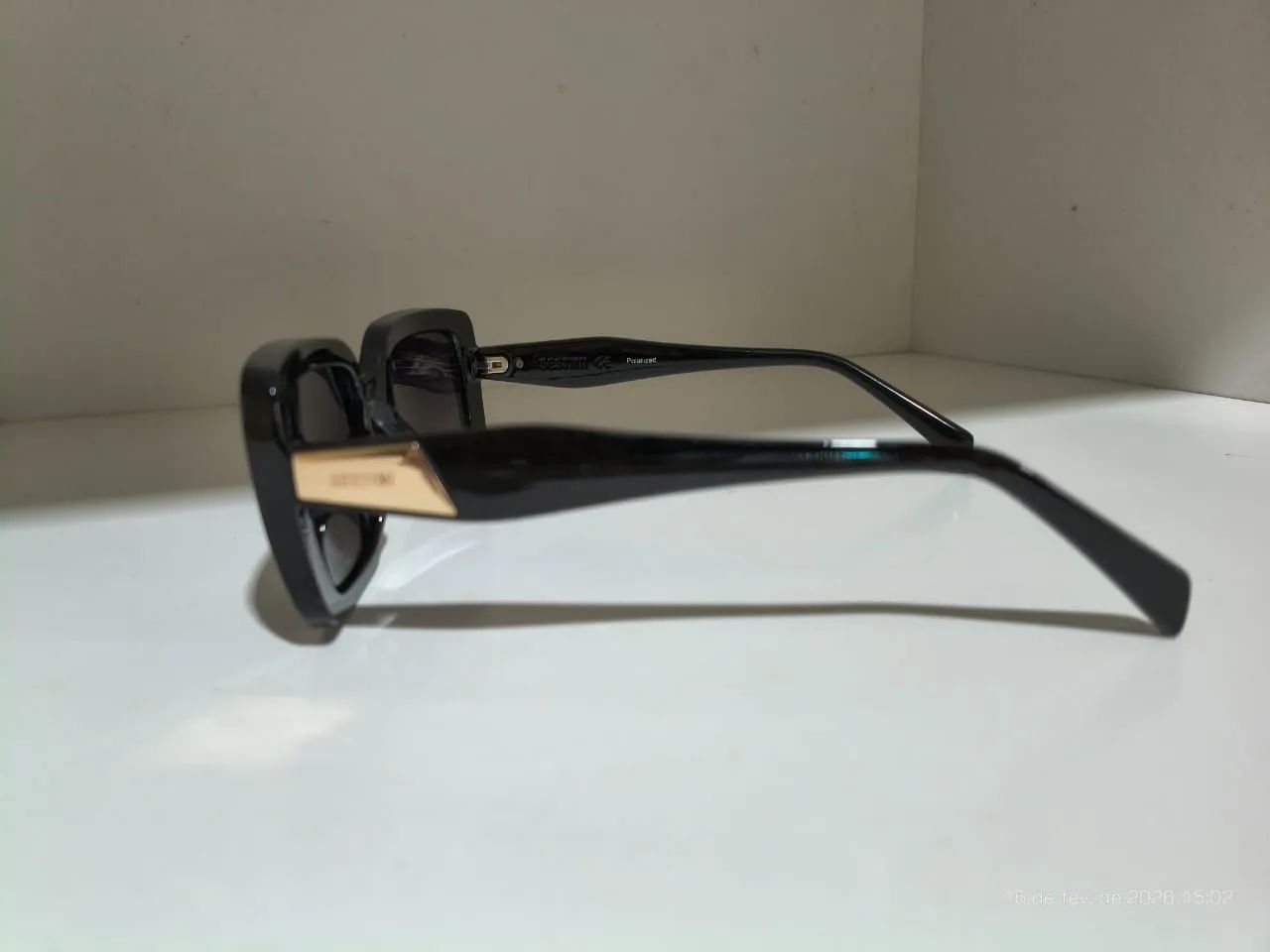 Óculos de sol clássico e estiloso - Foto 2