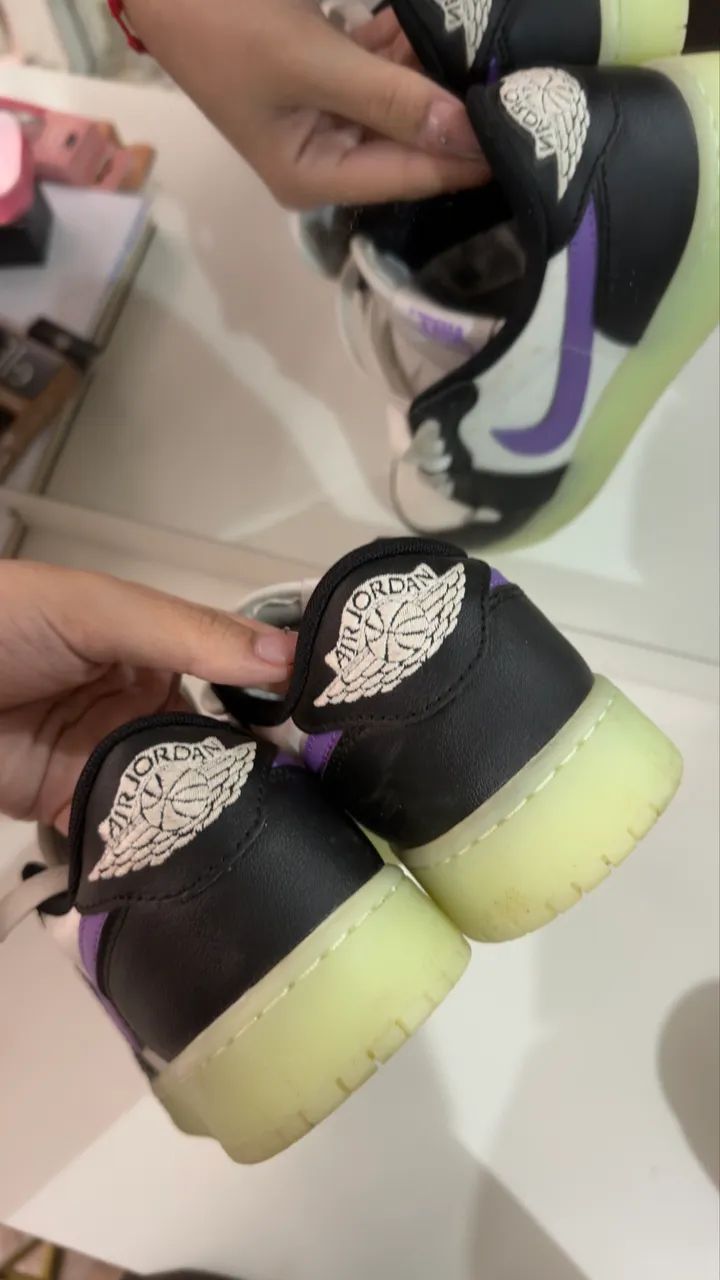 Air Jordan 1 Low Retro Black Raspberry  - Foto 4