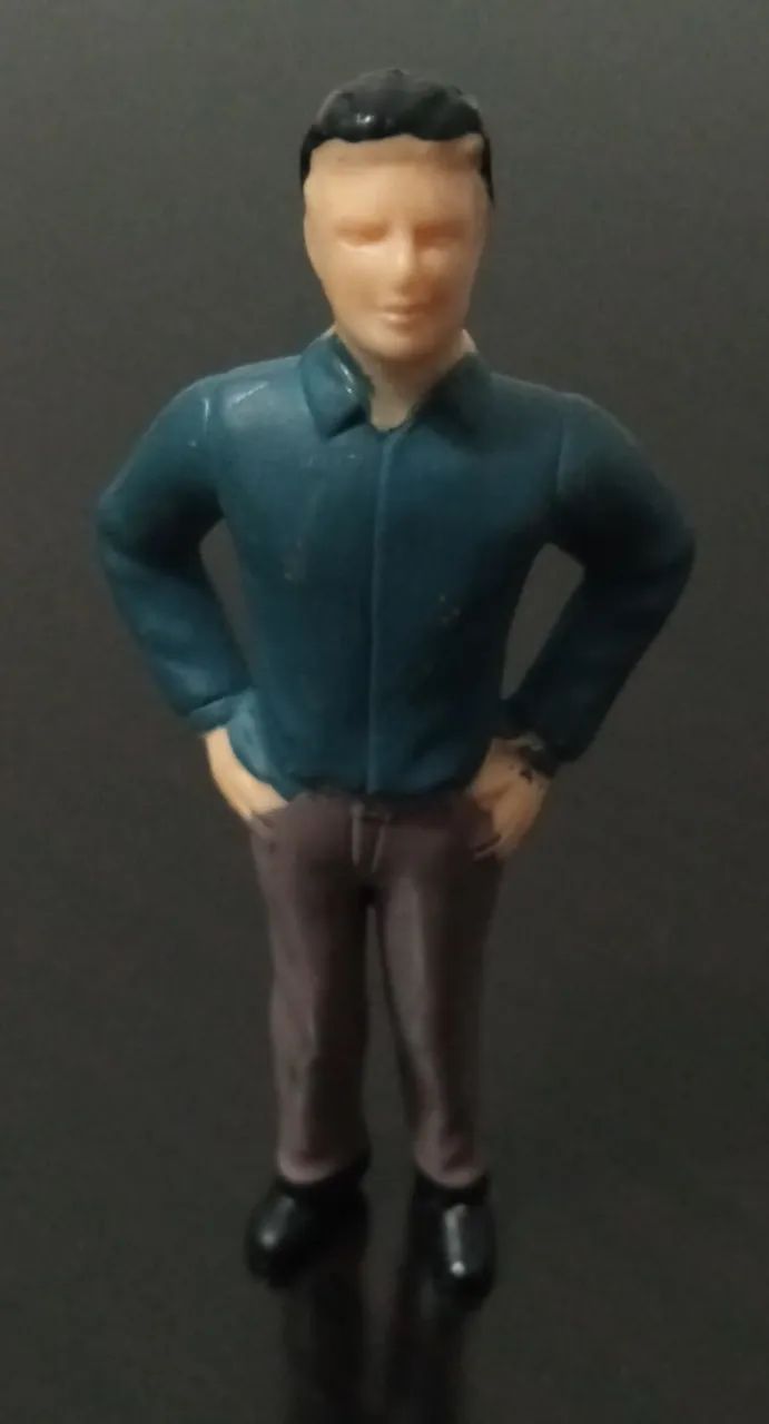 boneco escala 1/24 para trabalho escolar e faculdade