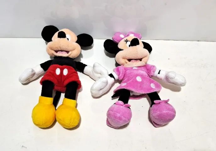 2 Bonecos de  Pelucia - Mickey e Minie - Foto 2