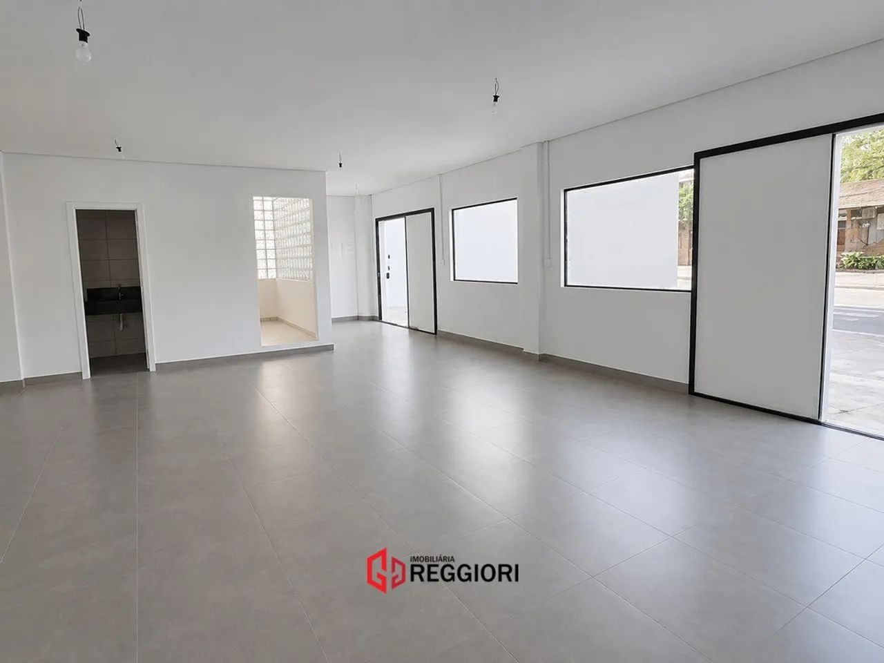 ALUGUEL SALA COMERCIAL EXCELNTE LOCALIZAÇAO-180M² - Foto 2