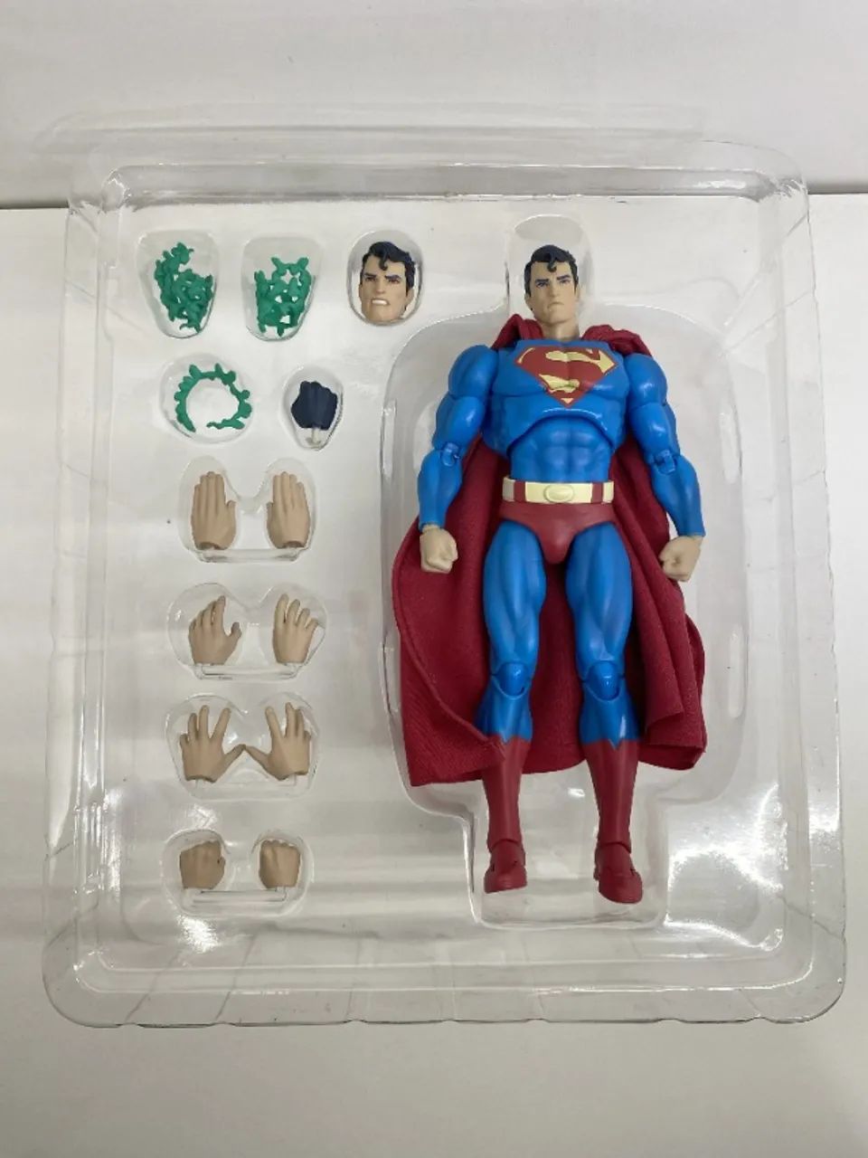 mafex スーパーマン HUSH ver. 中古 Mafex Superman Hush (detalhe) - Hobbies e coleções - Novo Osasco