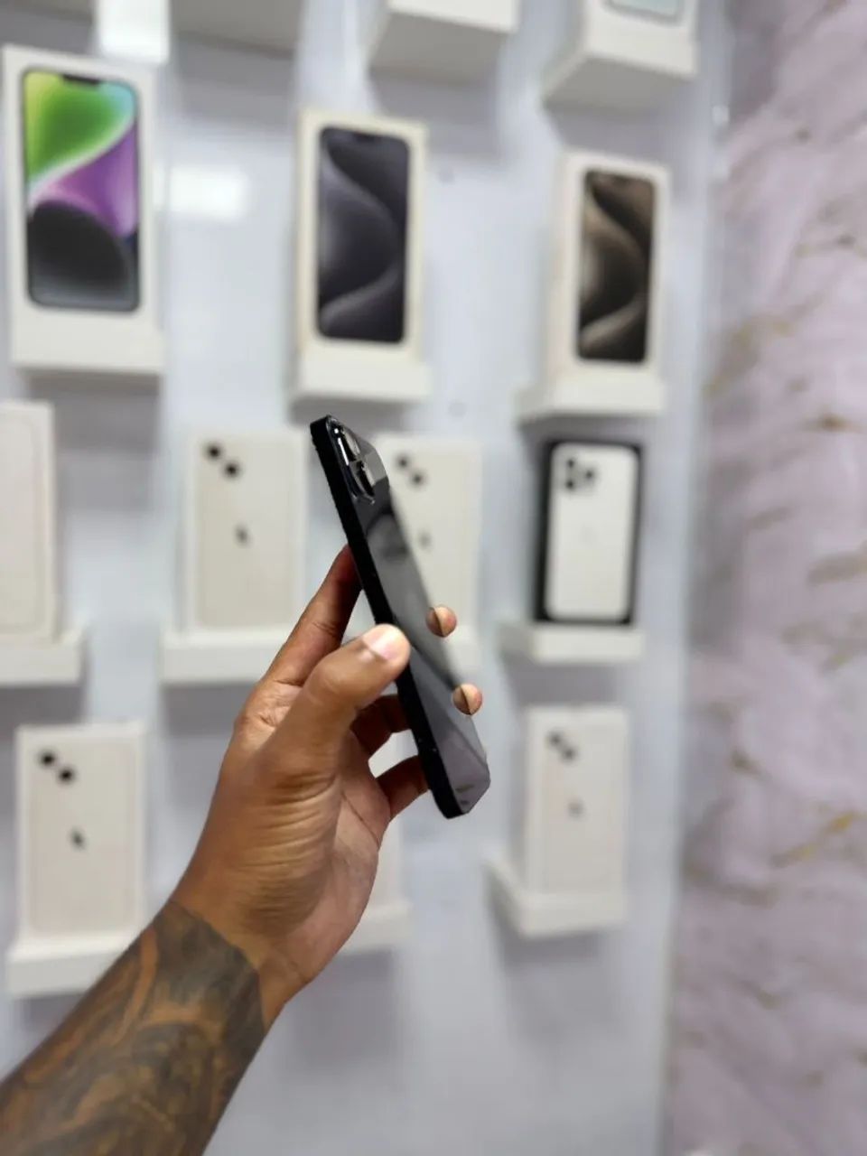 IPHONE 14 PLUS 256GB<br>R$ 3.099,00 - Foto 2