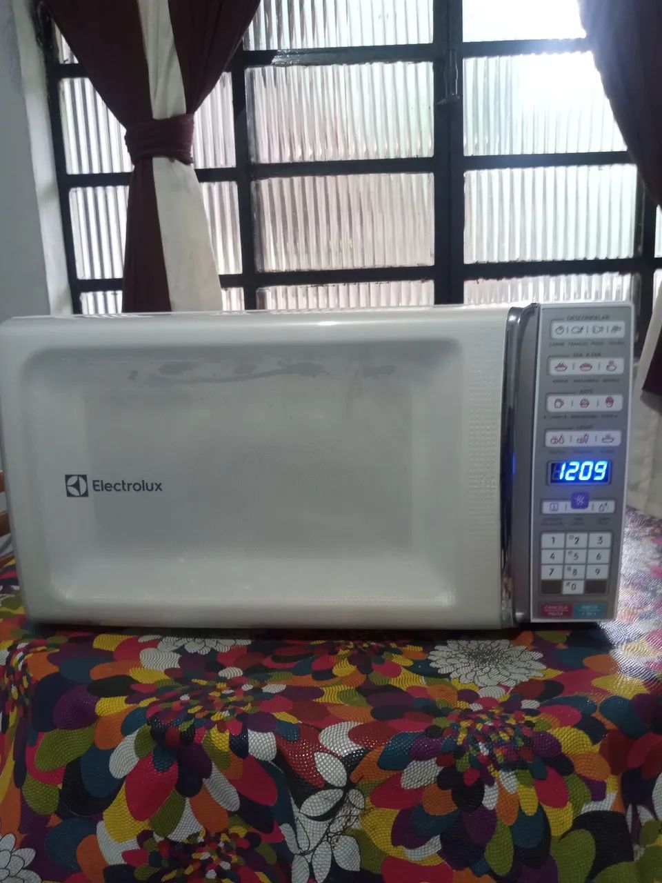 Microondas Eletrolux de 34 litros de 110,V