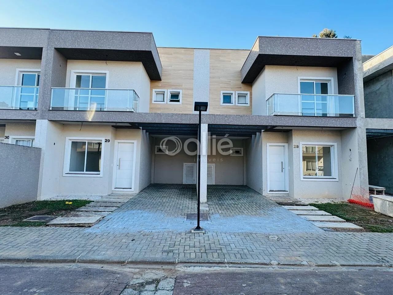 Sobrado 3 quartos em condominio clube