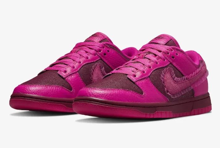 Tênis Nike Dunk Low Valentine?s Day. Número 35