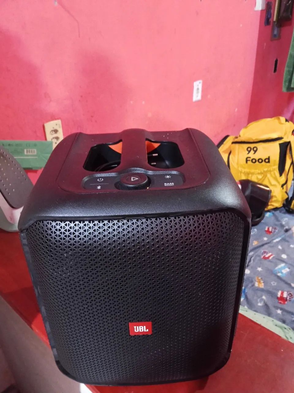 Caixa de som JBL nova