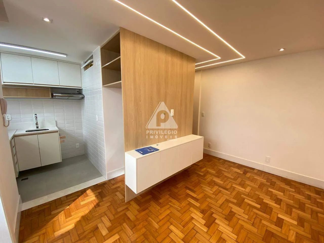 Apartamento 1 Quarto e Sala Reformado na Glória