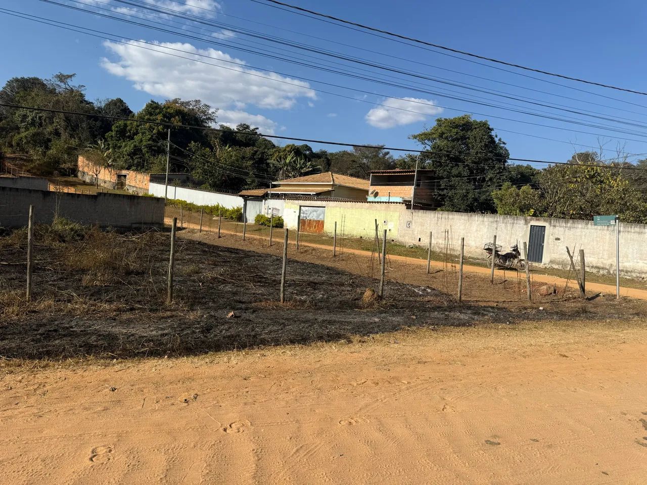 Foto - Esmeraldas - Jardim das Oliveiras (Melo Viana)