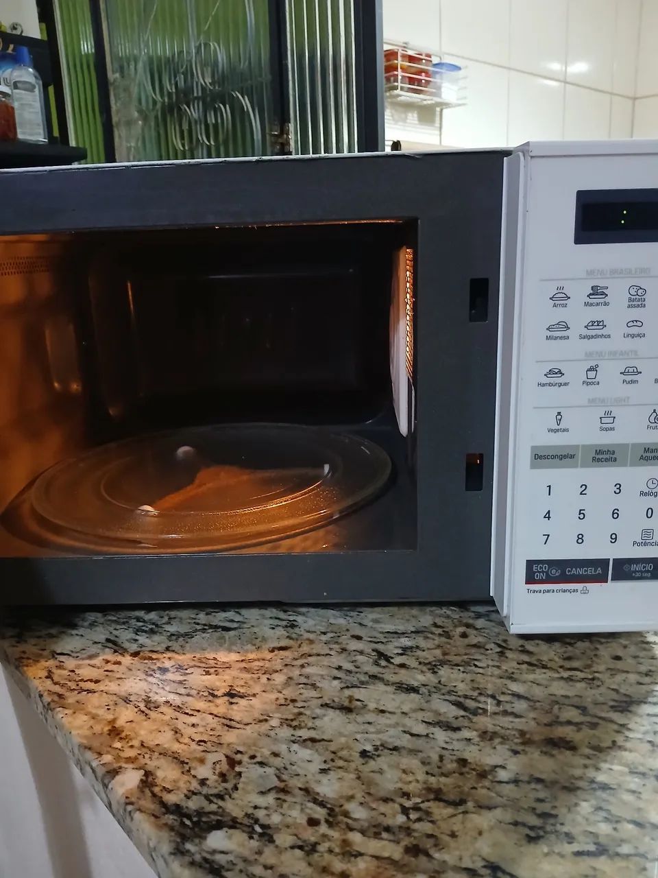 Microondas LG 18 litros  - Foto 4