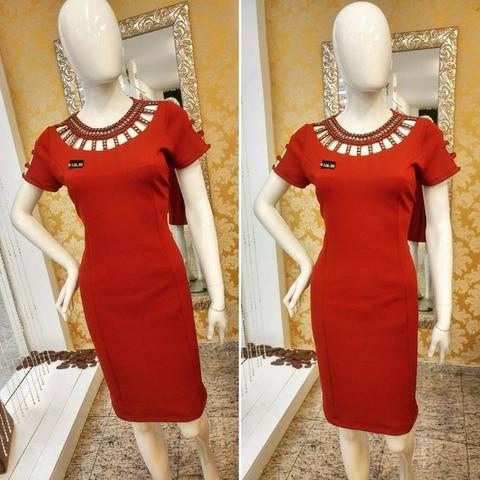 Vestido corte Reto