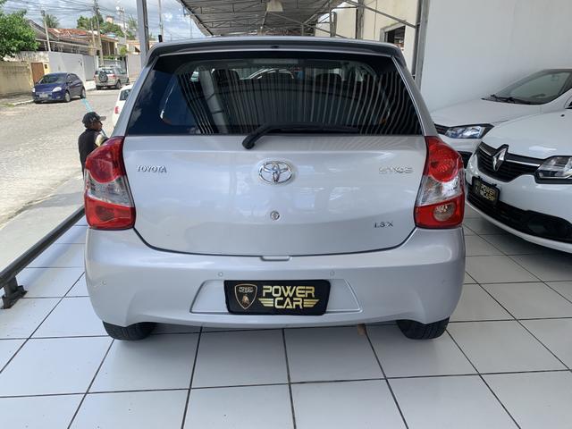 Toyota etios hatch único dono - Foto 5