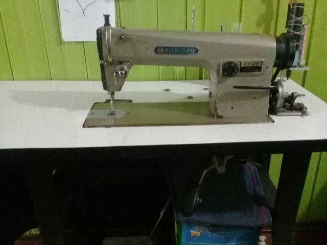 Tenho duas máquinas de costura usadas para vender por $200.00 as duas