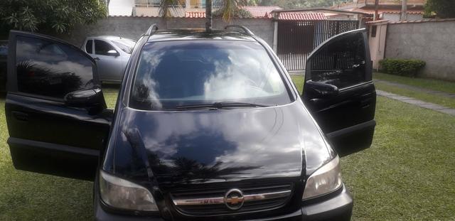 Troco por moto zafira elite 2.0 8v Automatica , banco de couro - Foto 3