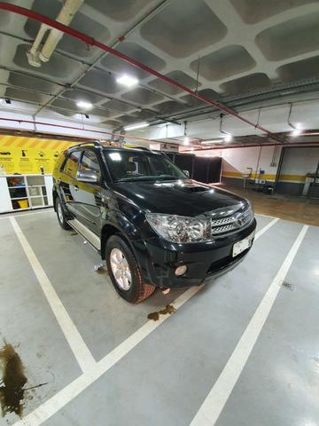Toyota Hilux SW4 - 4x4 - 7 Lugares - Diesel - Aceita troca