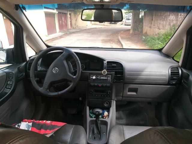 Troco por moto zafira elite 2.0 8v Automatica , banco de couro - Foto 6