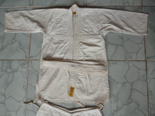 Uniforme para judô, karatê e esportes de luta, original, tamanho médio, entrego - Foto 2