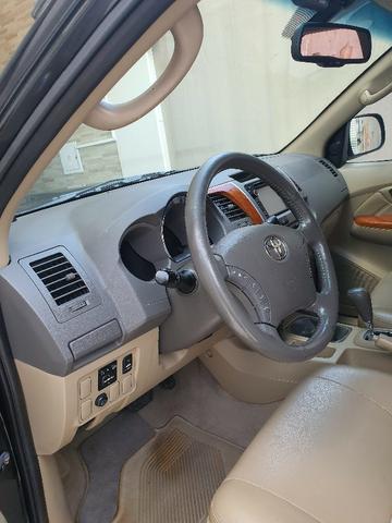 Toyota Hilux SW4 - 4x4 - 7 Lugares - Diesel - Aceita troca - Foto 7