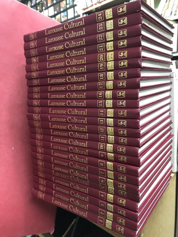 Enciclopedia Larousse Cultural completa com 24 volumes - Foto 3