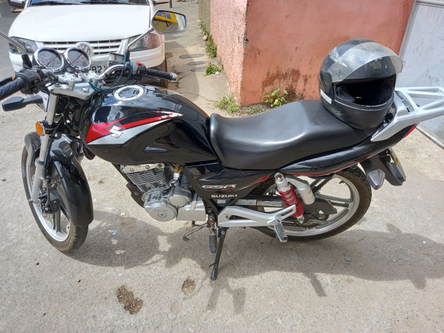 SUZUKI GSR 125