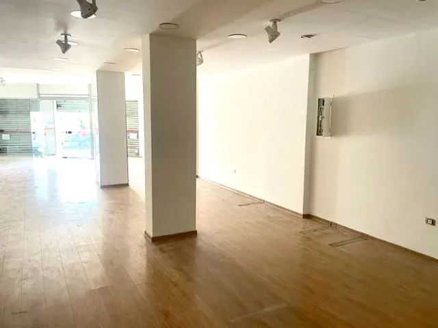 Linda loja - 130m2 no terreo  - 170m2 total - 150 metros metrô Praça da Árvore - Foto 4