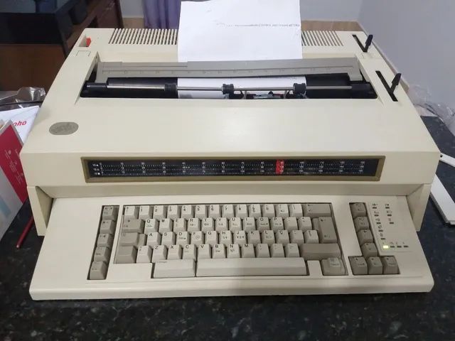 Máquina de escrever ,elétrica ,antiga.. - Foto 3