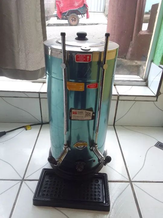 Cafeteira industrial  6 litros semi nova - Foto 4