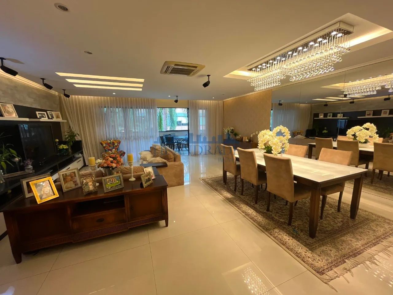 Patio Village à Venda! 4 quartos com 206m²