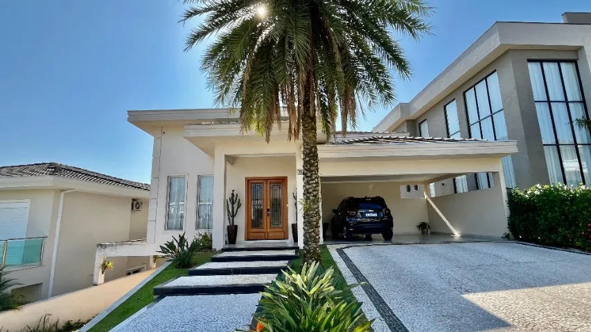 Casa alto padrão Condomínio Santa Maria, 4 quartos, 2 suítes e piscina