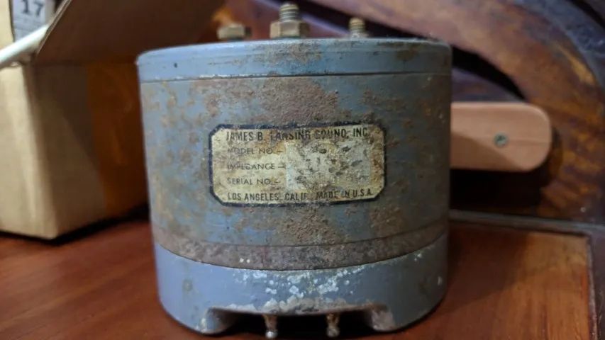 Drive antigo corneta James B. Lansing D-175