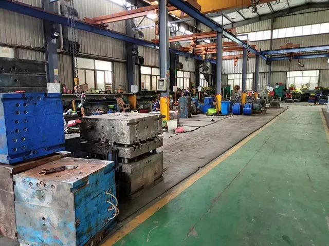 Ferramentaria, Moldes de injeção 