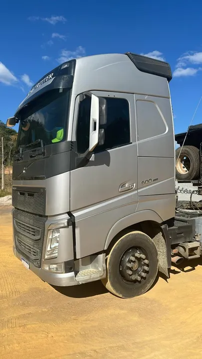 Volvo FH 500 6x4 2021 suspensão de molas