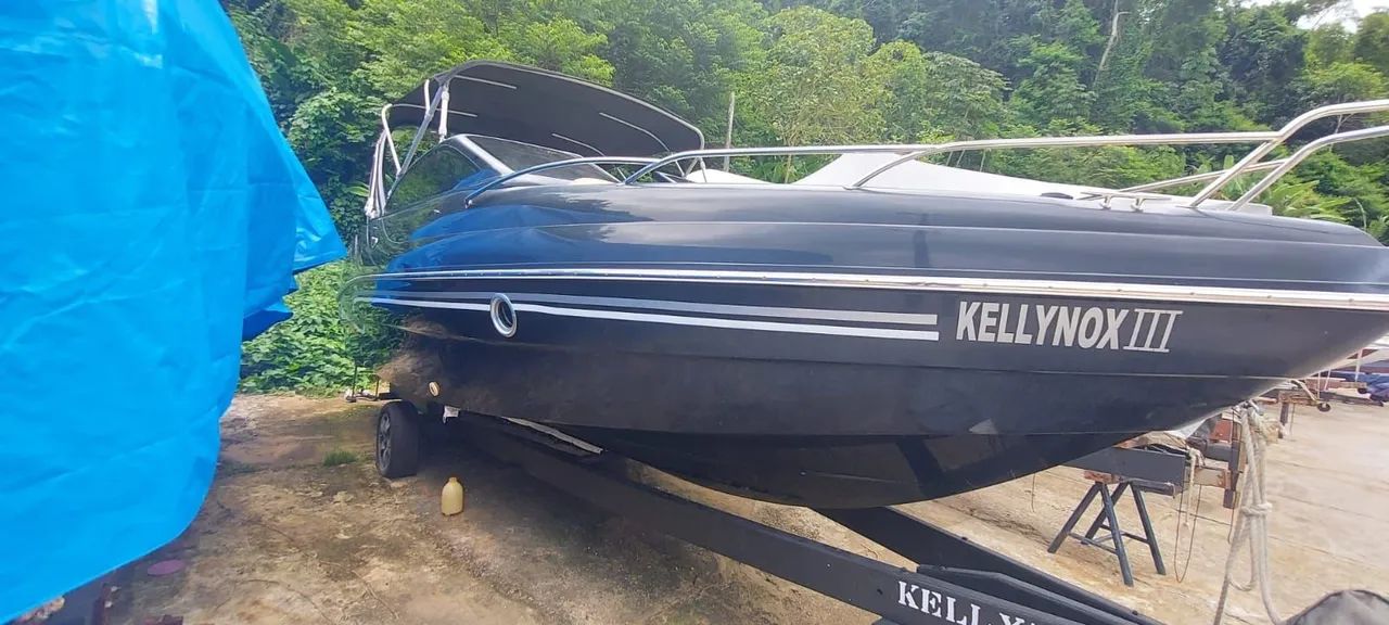 Lancha coral 24 (Black) 