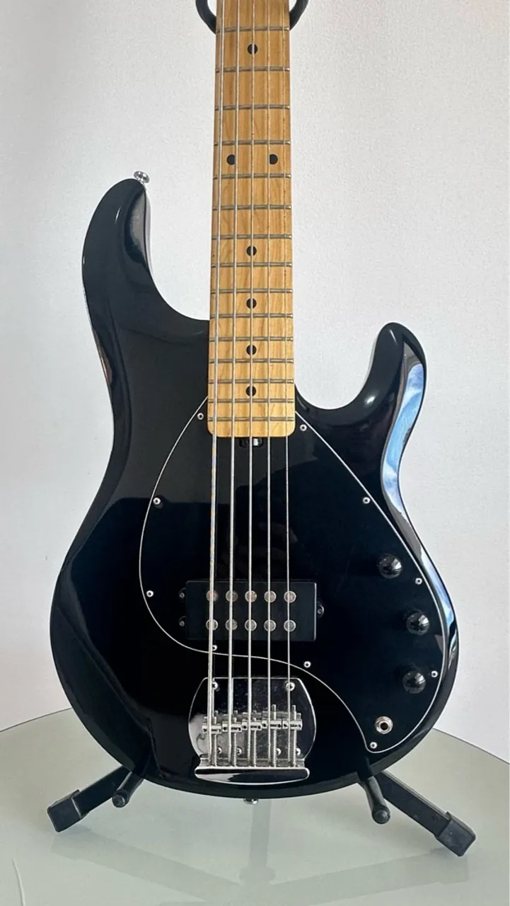 Contra Baixo 5 cordas Sterling by Music Man StingRay 5 Black (Ativo)