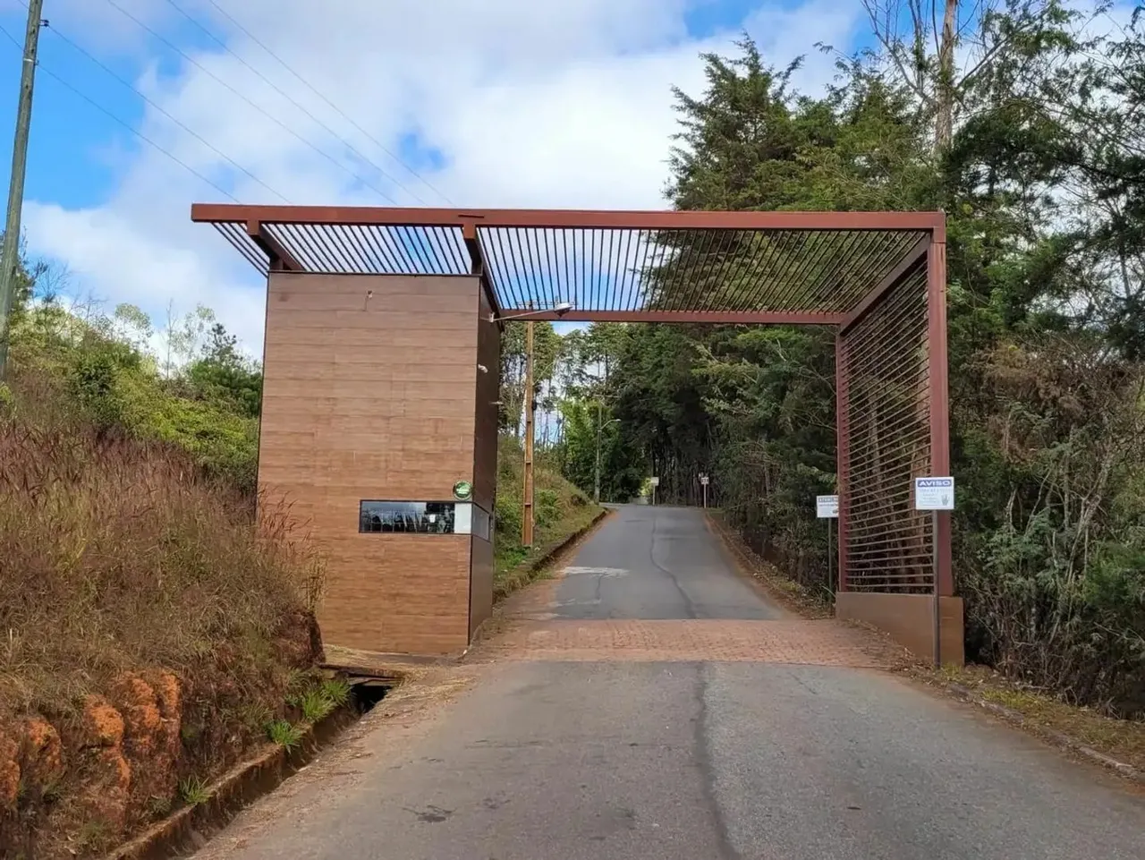 Lote em condomínio em Alameda das Castanheiras - Estância Estoril I - Nova Lima/MG