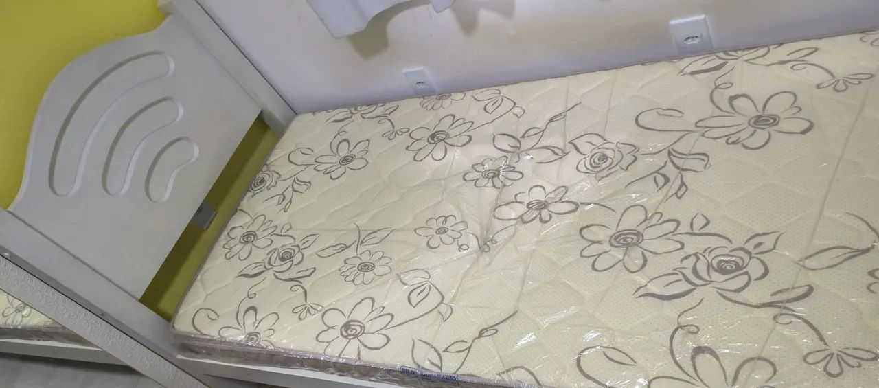 Vendo cama juvenil com colchão  - Foto 3